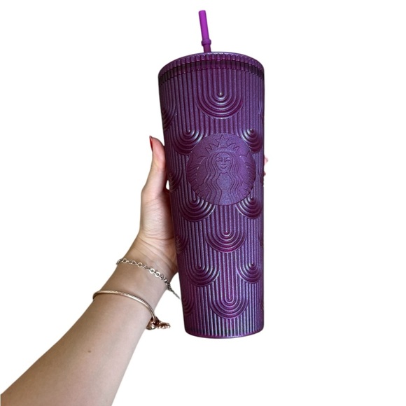 Starbucks Metallic Magenta Soft Touch 2024 Cold Cup|Tumbler
24oz Venti Starbucks - Picture 2 of 6